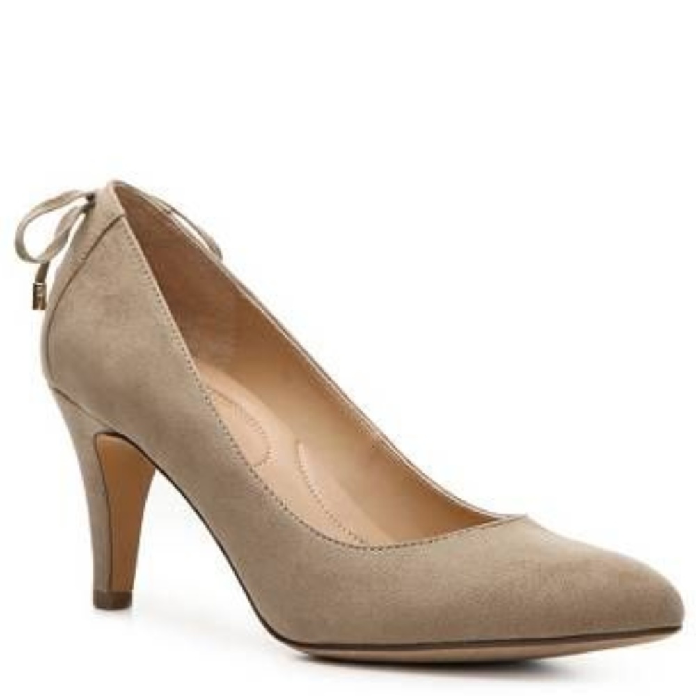 💰🌟 2/$15 Kelly & Katie Taupe Lace Up Heels